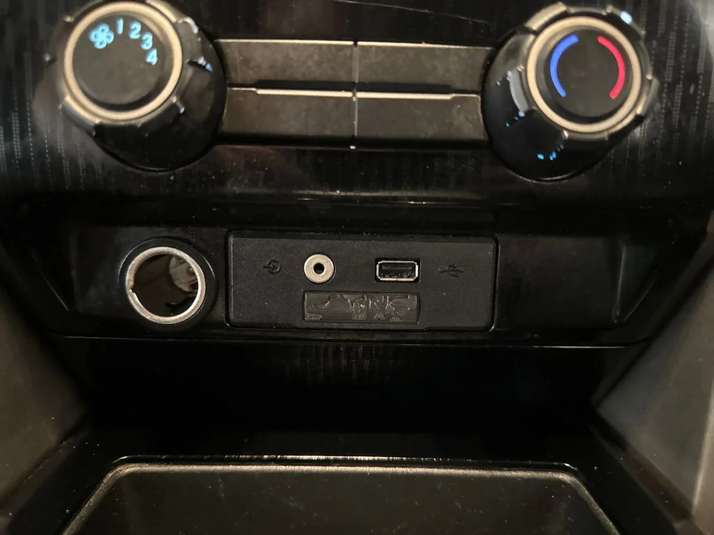Used 2010 White Ford XLT image 27