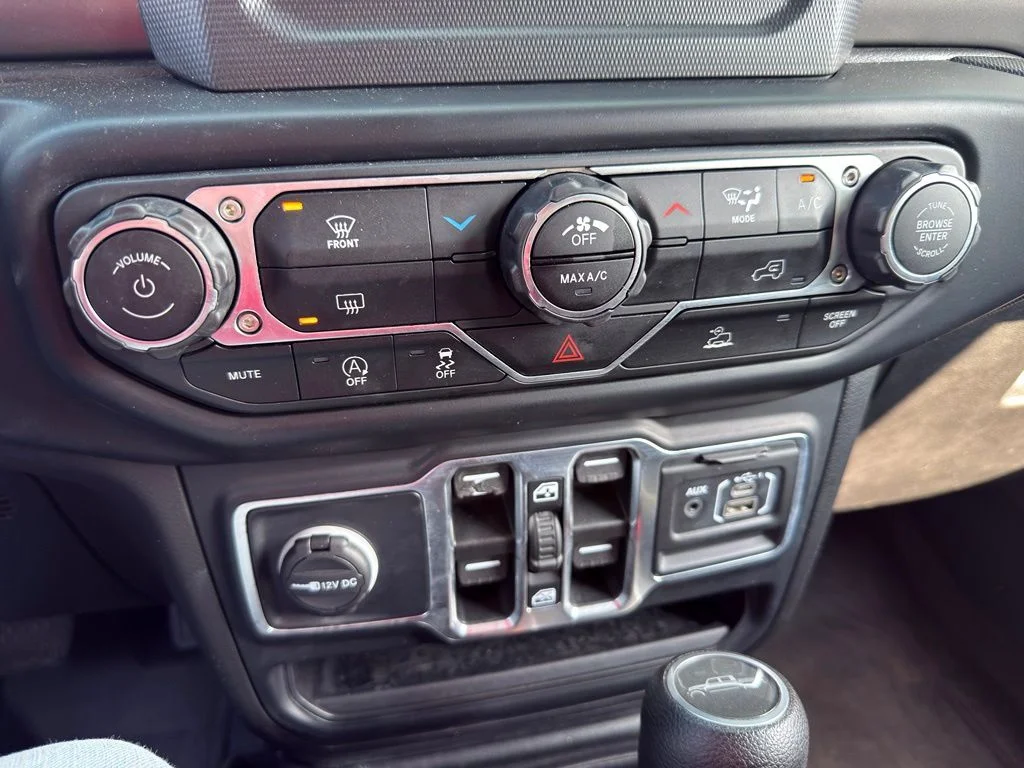 Used 2022 Gray Jeep Willys image 6