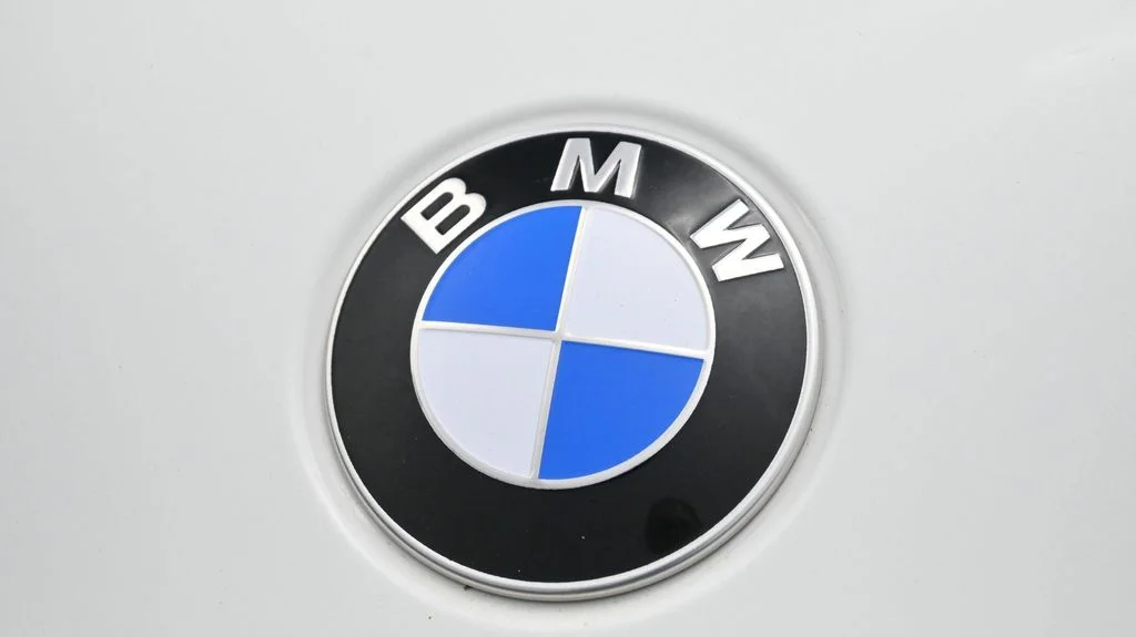 2023 BMW 3 Series 330i - Photo 19