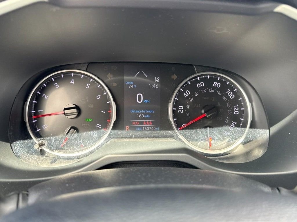 Used 2020 Silver Toyota XLE Premium image 23