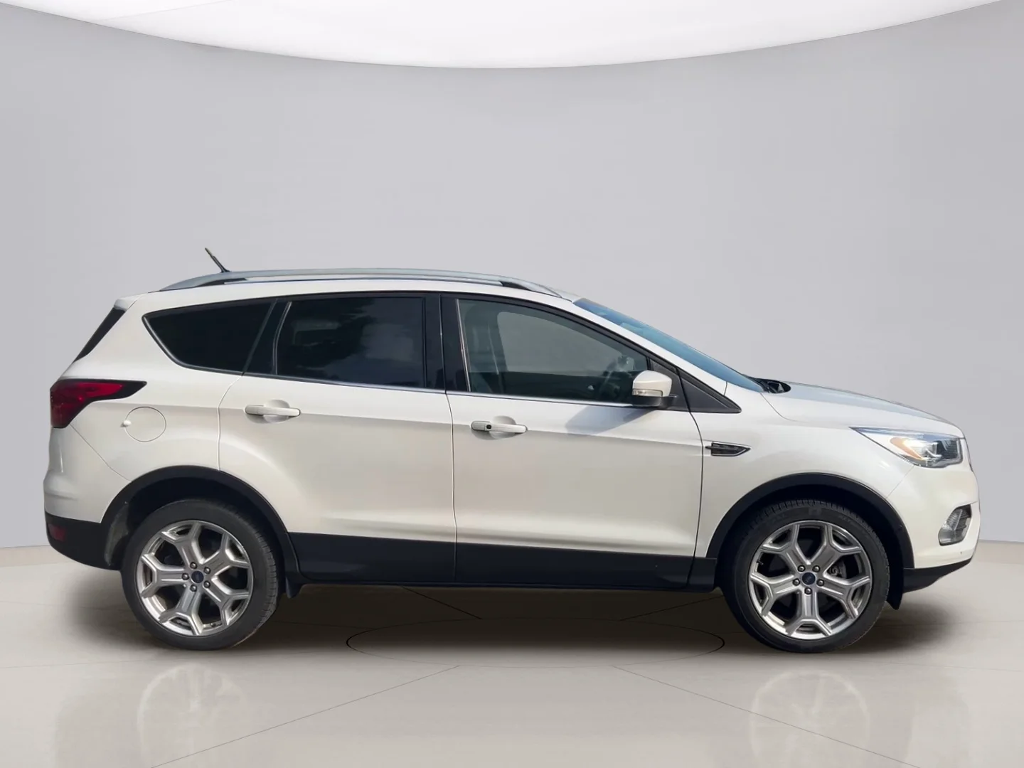 Used 2019 White Ford  image 6
