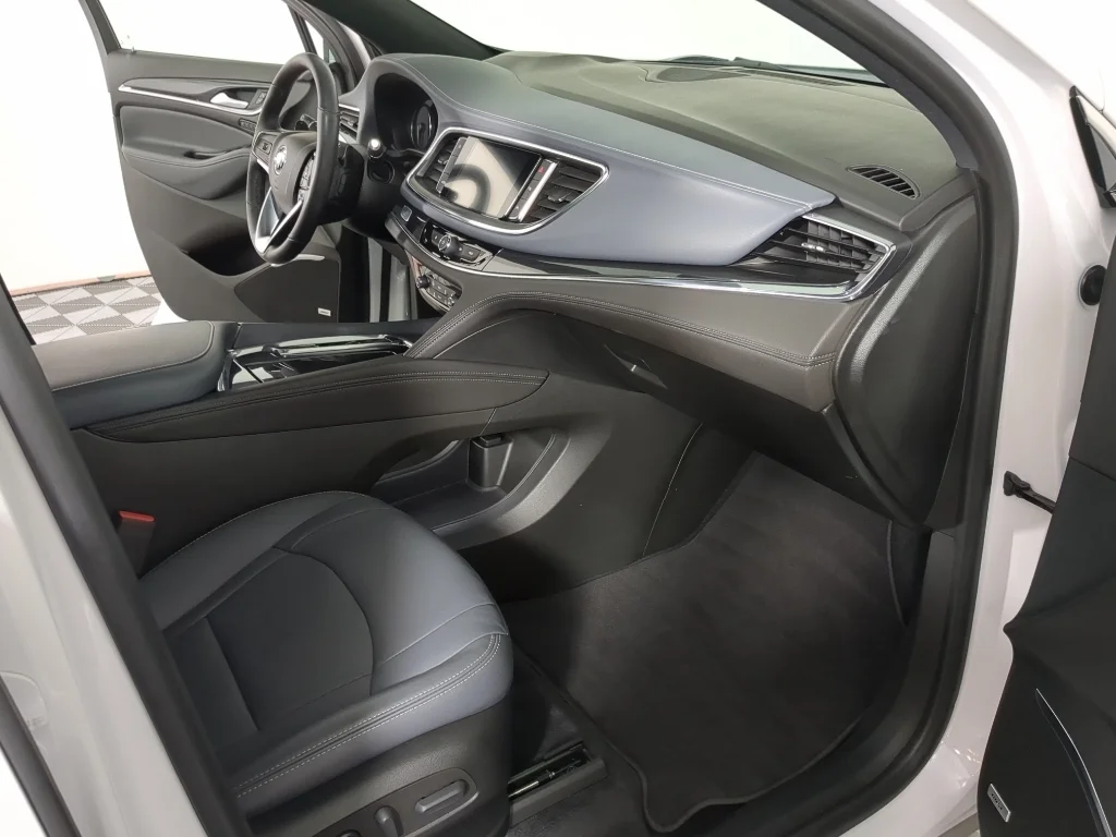Used 2023 White Frost Tricoat Buick Premium image 20