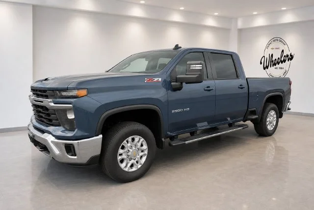 Used 2024 Lakeshore Blue Metallic Chevrolet LT image 1