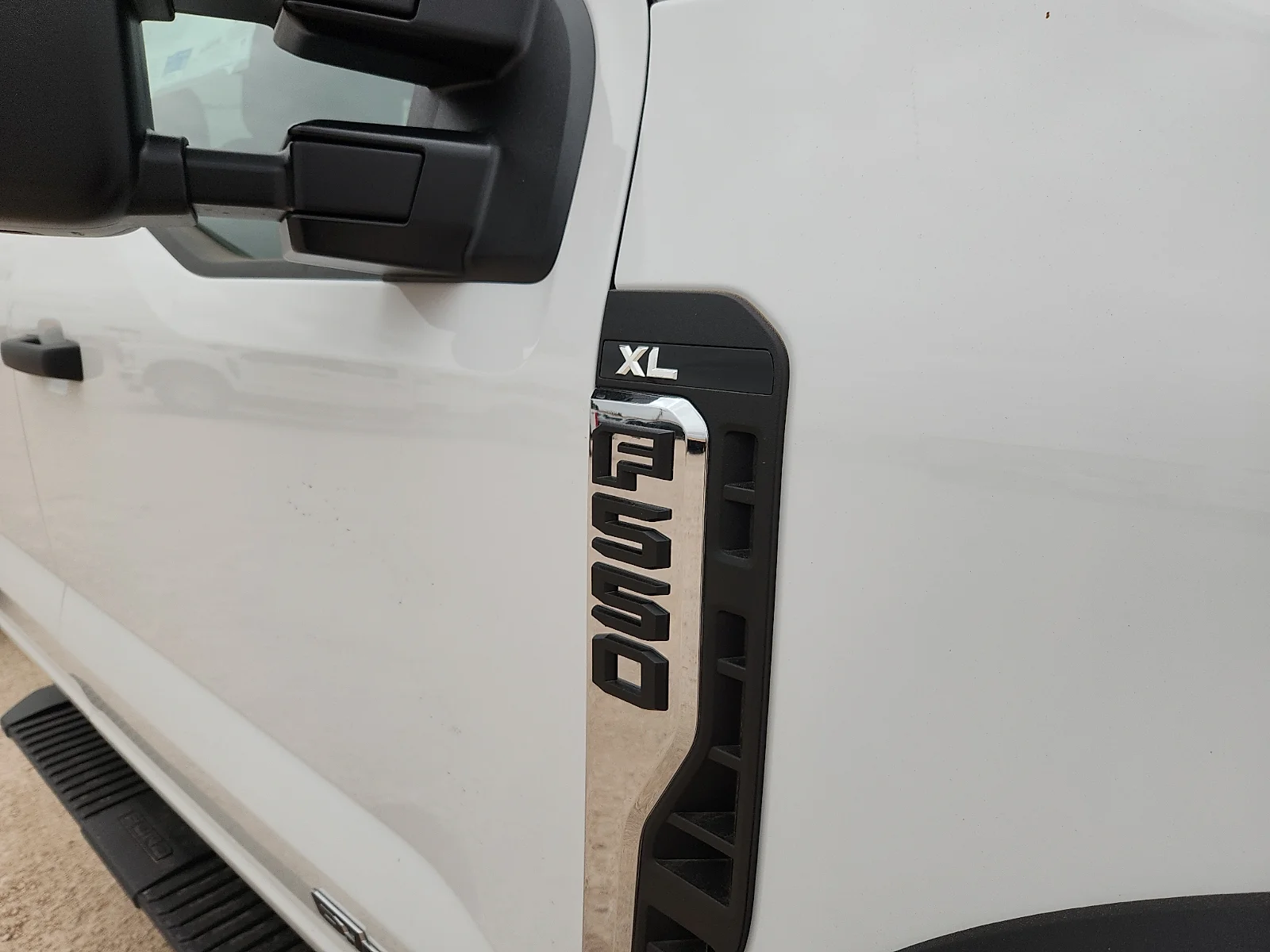 New 2026 Oxford White Ford XL image 10