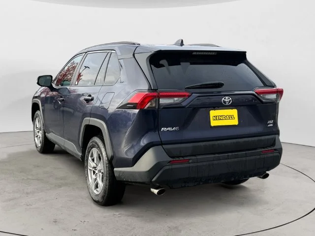 Used 2024  Toyota XLE image 7