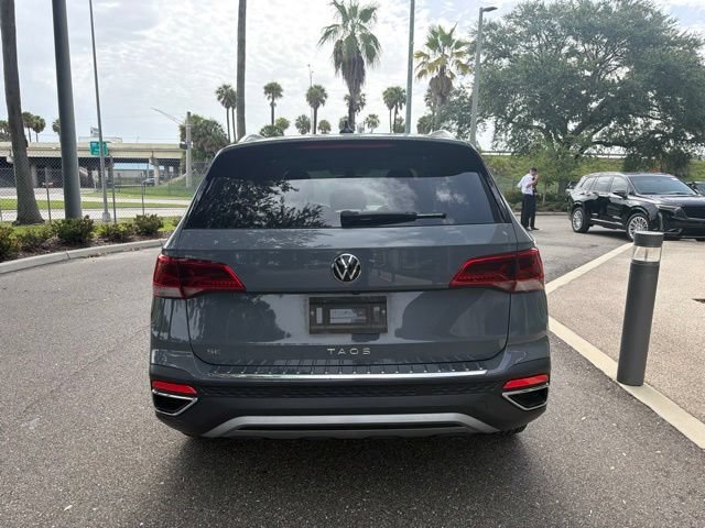 Used 2024 Pure Gray Volkswagen SE image 4