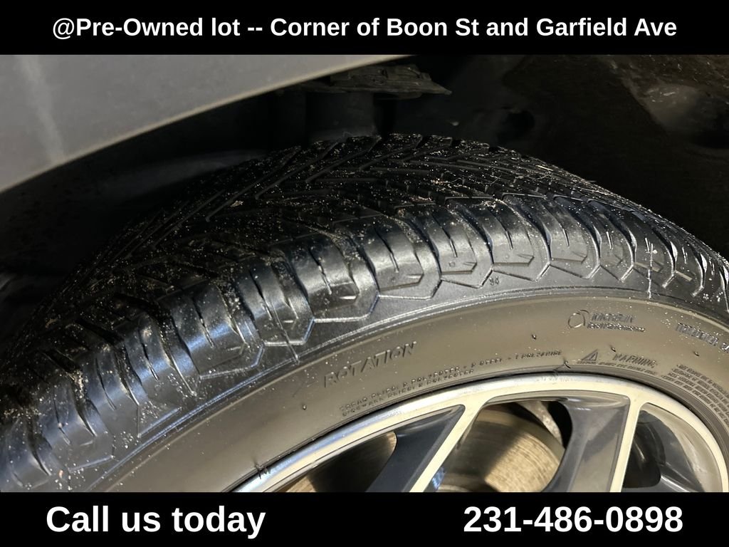 Used 2018 Gray BMW xDrive28i image 12