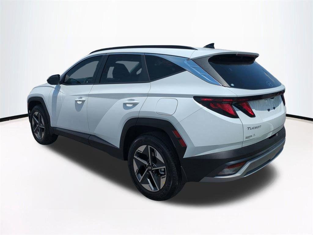 New 2026 White Hyundai SEL AWD image 7