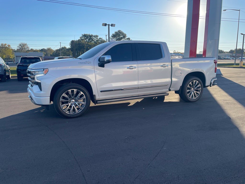 Used 2022 Beige Chevrolet High Country image 5