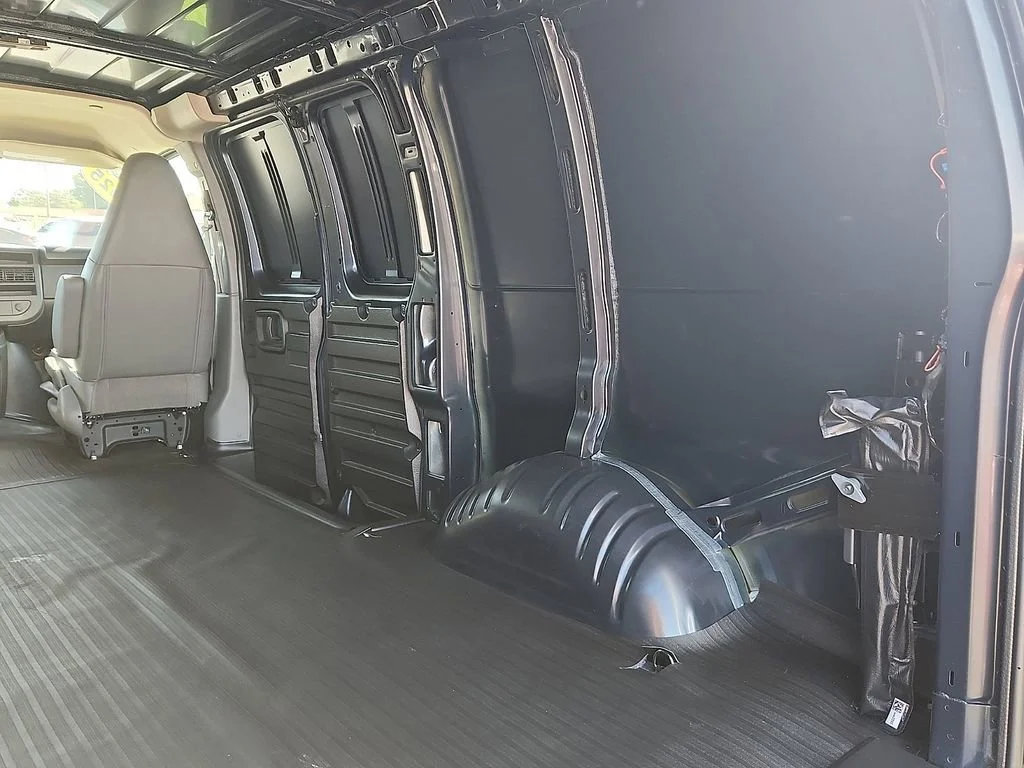 2025 Chevrolet Express Cargo Work Van - Photo 26