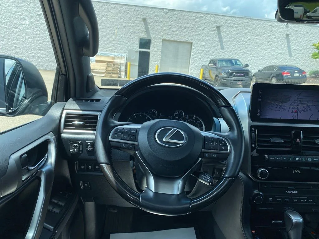Used 2022 Black Lexus 460 image 13