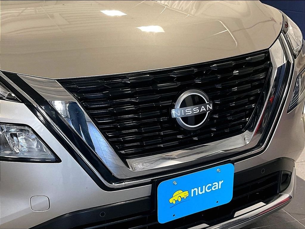 Used 2023 Champagne Silver Metallic Nissan Platinum image 32