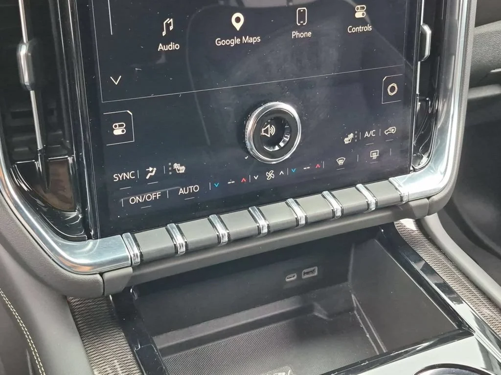 Certified Used 2025 Onyx Black GMC Elevation image 12