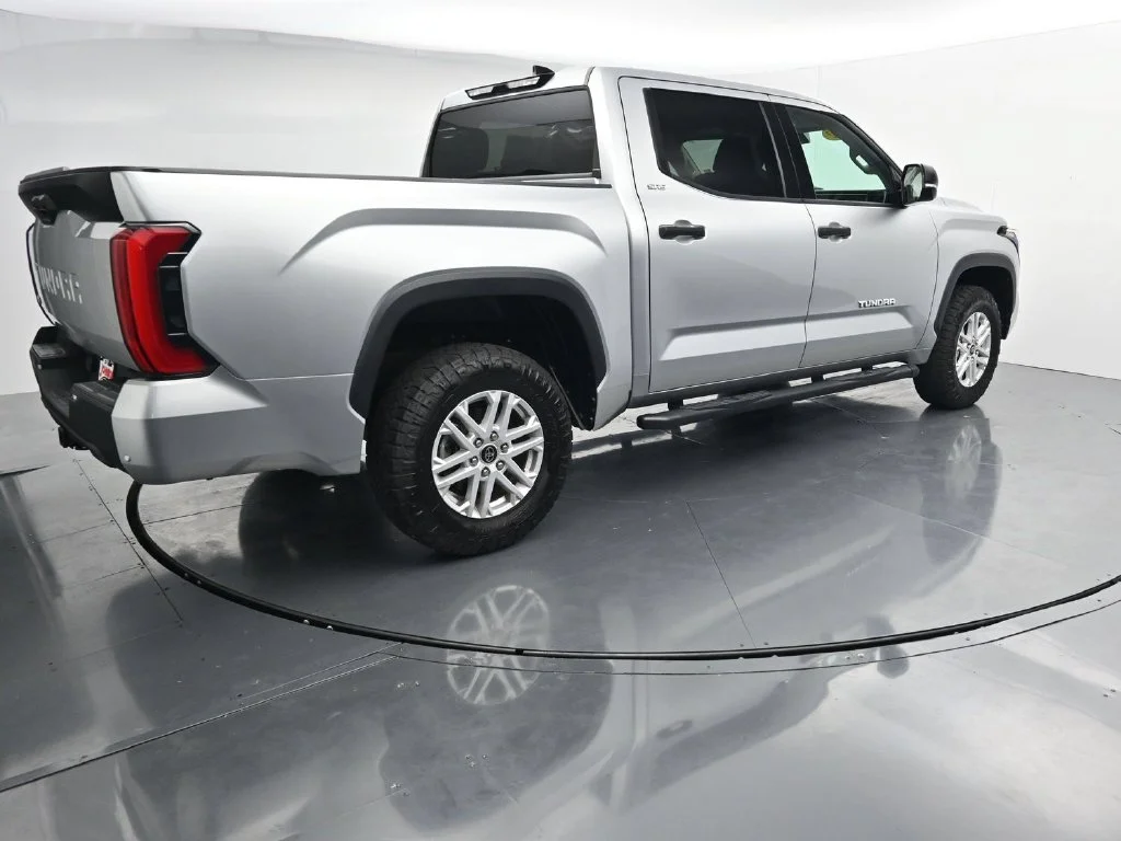 Used 2022 Silver Toyota SR5 image 7