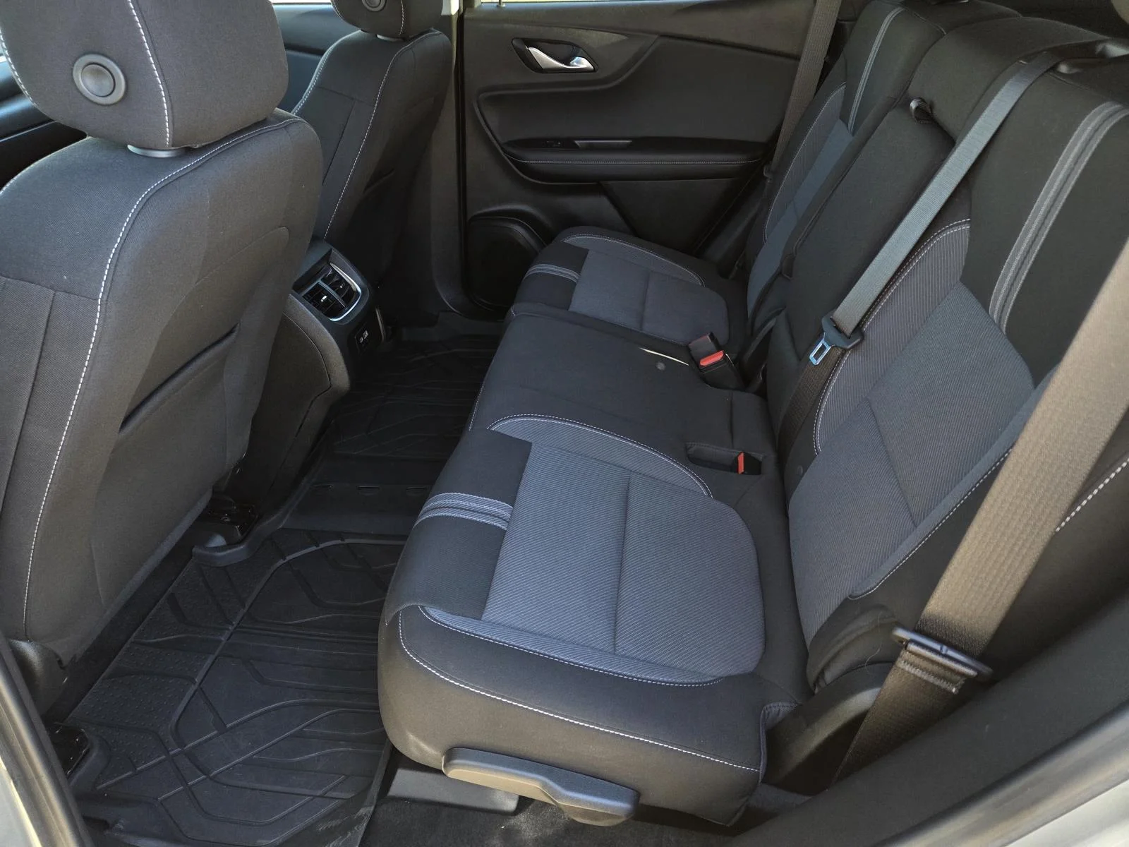 Used 2024 Sterling Gray Metallic Chevrolet LT image 33