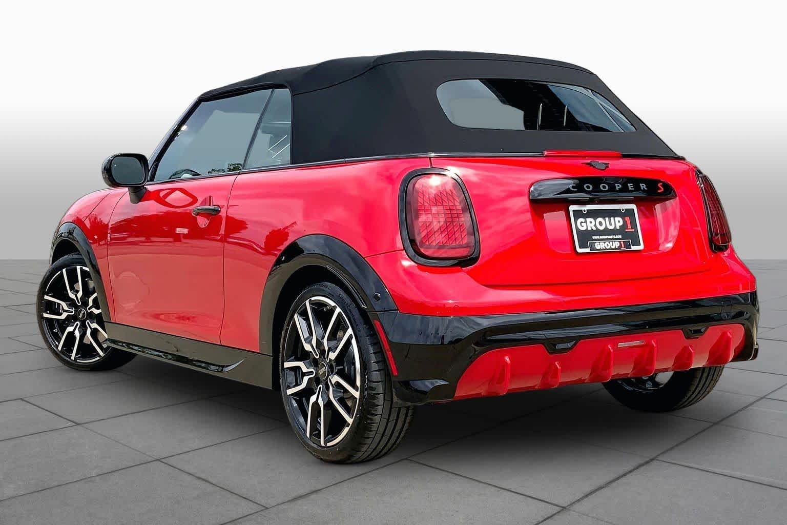New 2026 Chili Red II MINI Iconic image 12