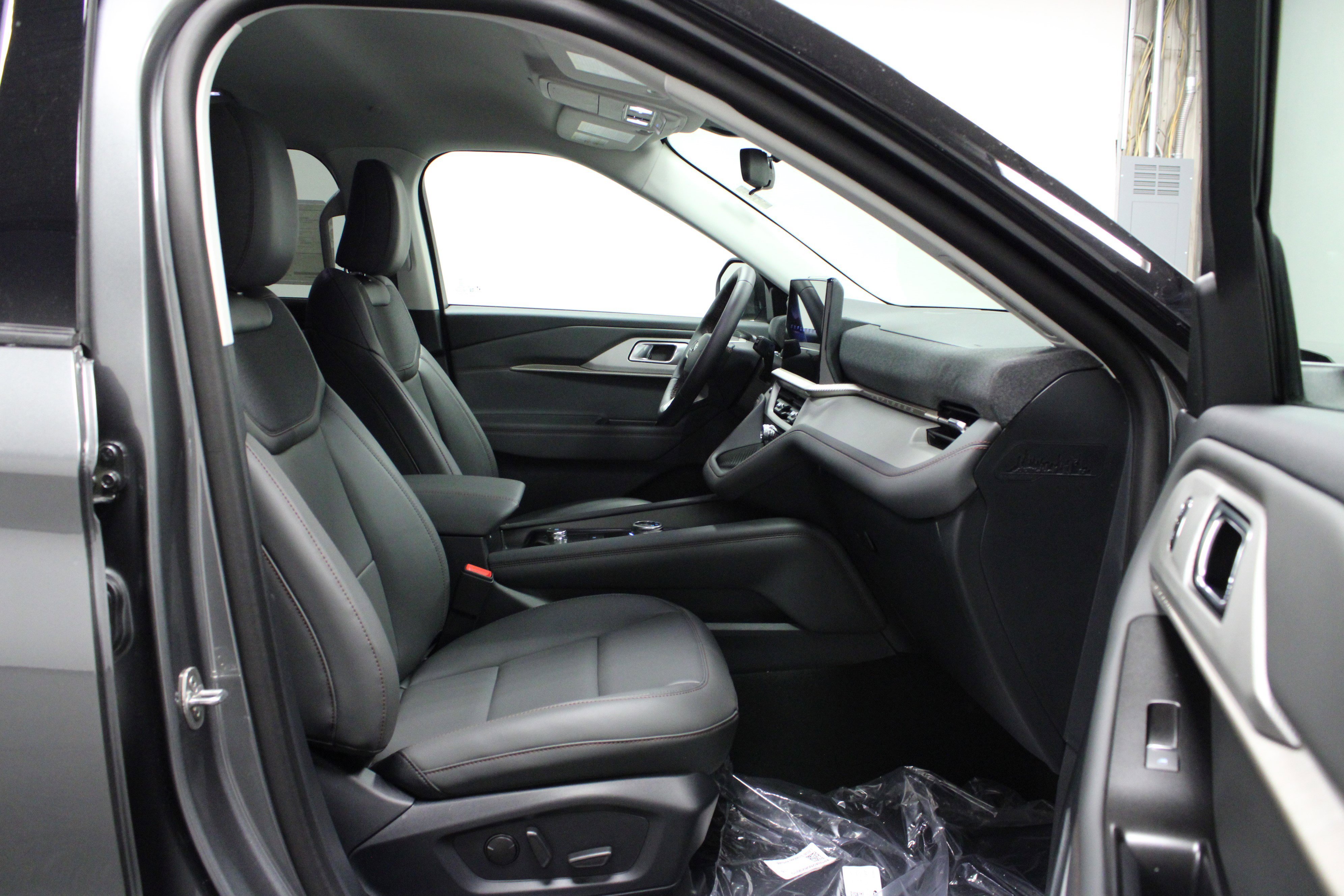 New 2026 Carbonized Gray Metallic Ford Active image 17