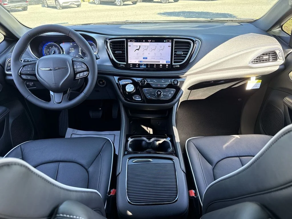 2026 Chrysler Pacifica Limited - Photo 28