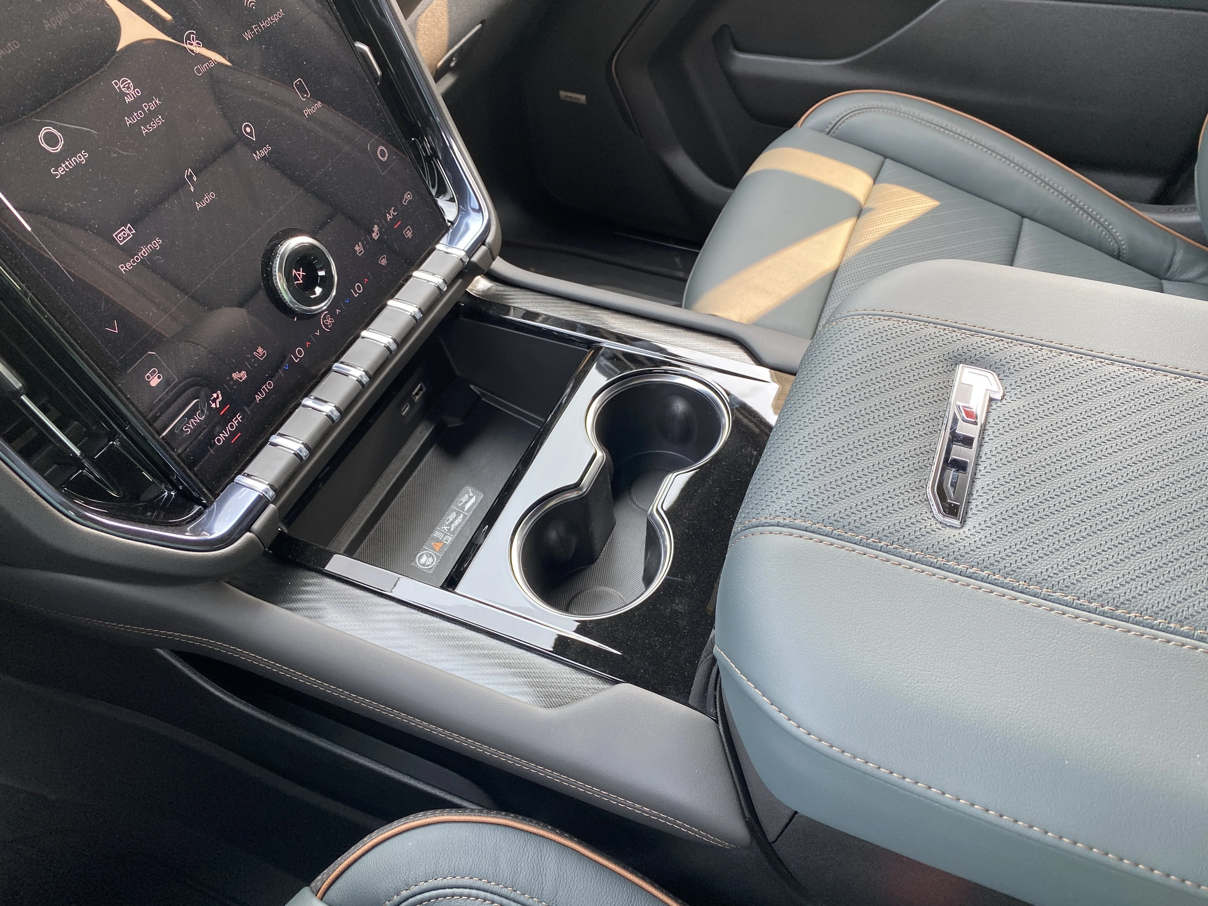 New 2026 ONYX BLACK GMC AT4 image 23