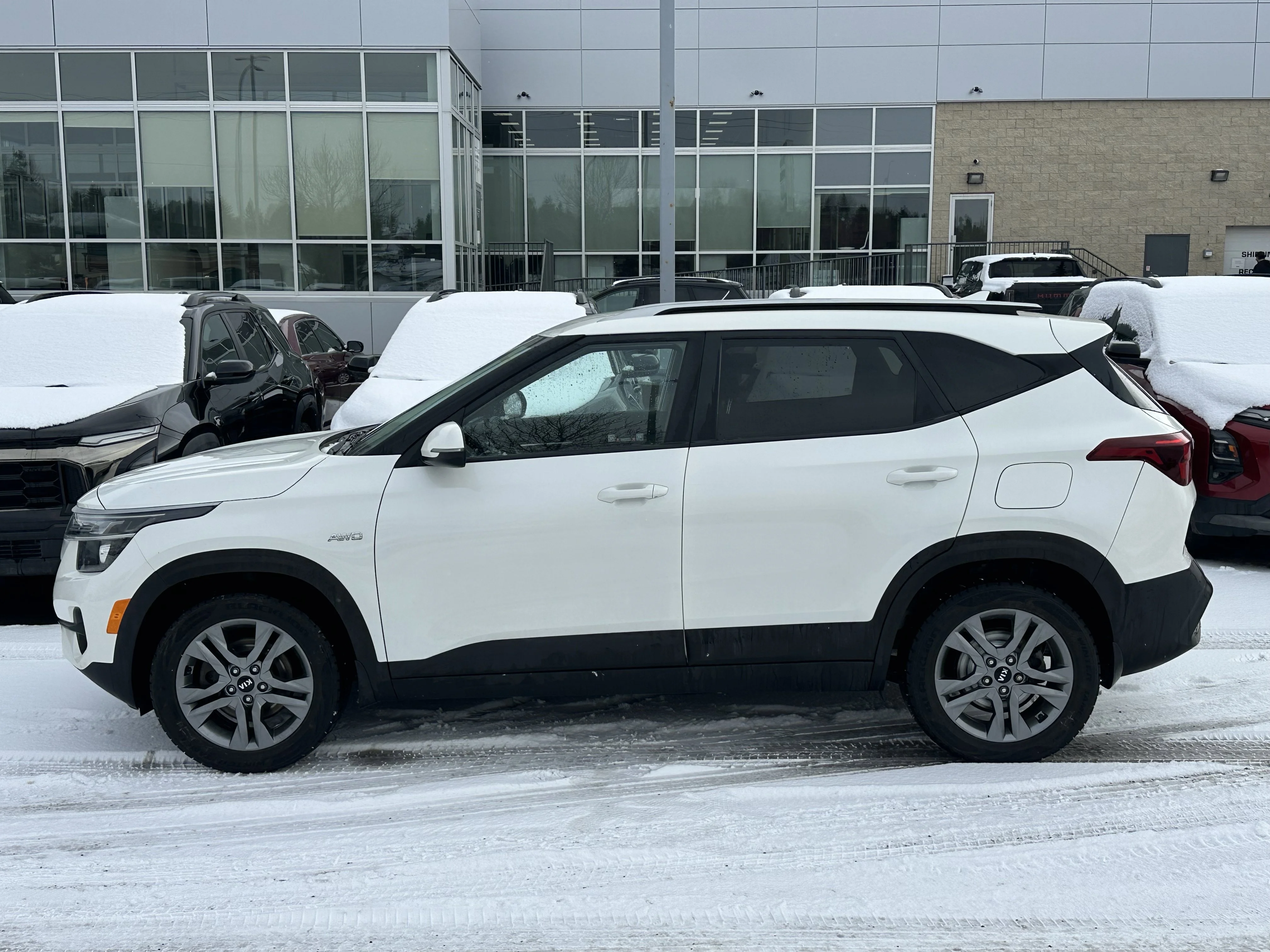 Certified Used 2021 White Kia LX image 3