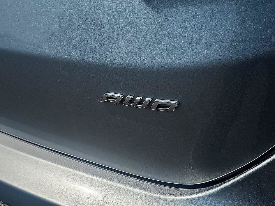 Used 2023 Silver Metallic Ford Titanium image 10