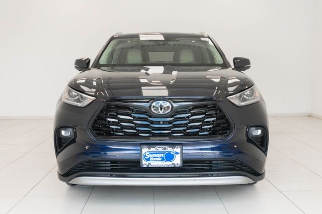 Used 2024  Toyota Platinum image 35