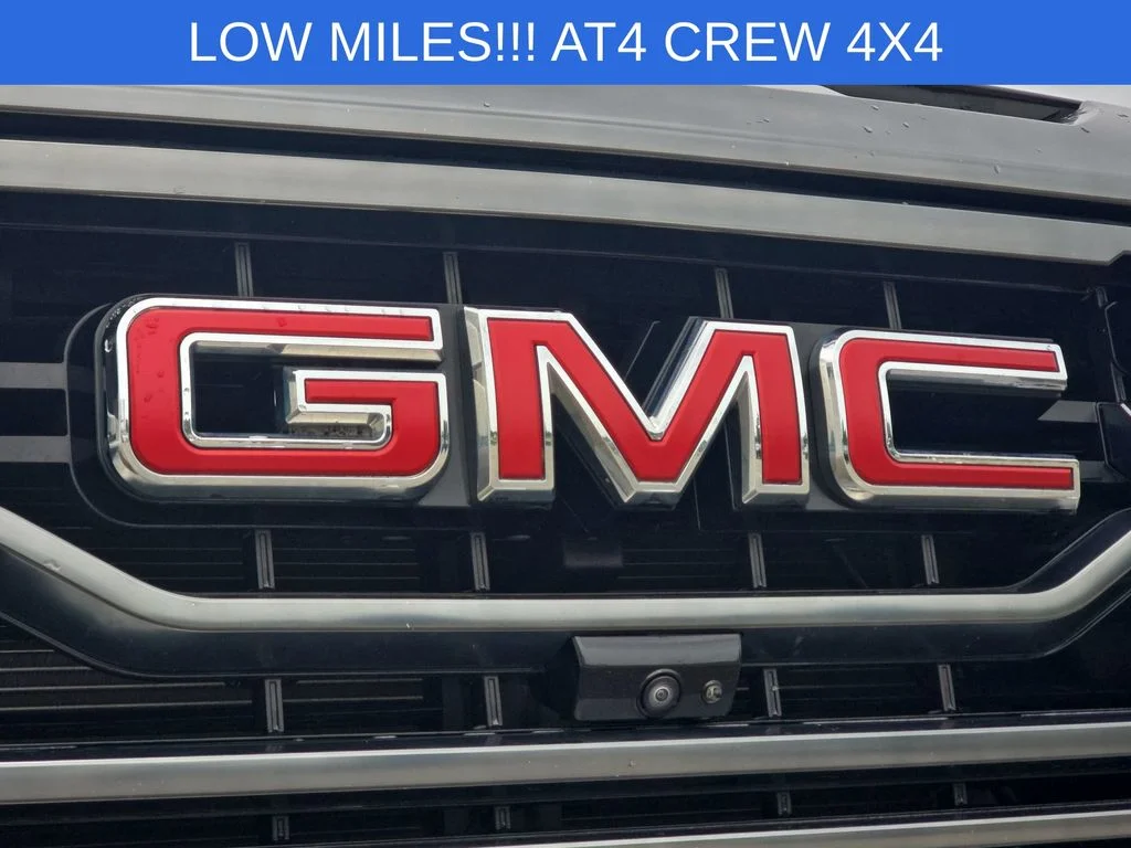 Used 2024  GMC AT4 image 32