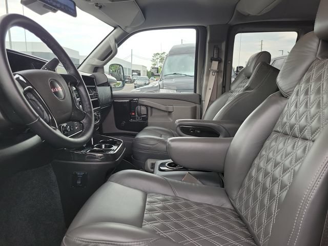 Used 2025 Special Exterior Color GMC Work Van image 5