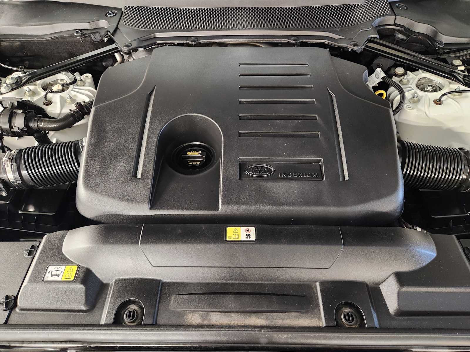 Used 2022 Fuji White Land Rover HSE Silver Edition image 33