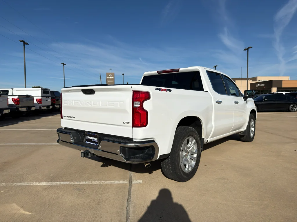 Used 2025 Summit White Chevrolet LTZ image 6