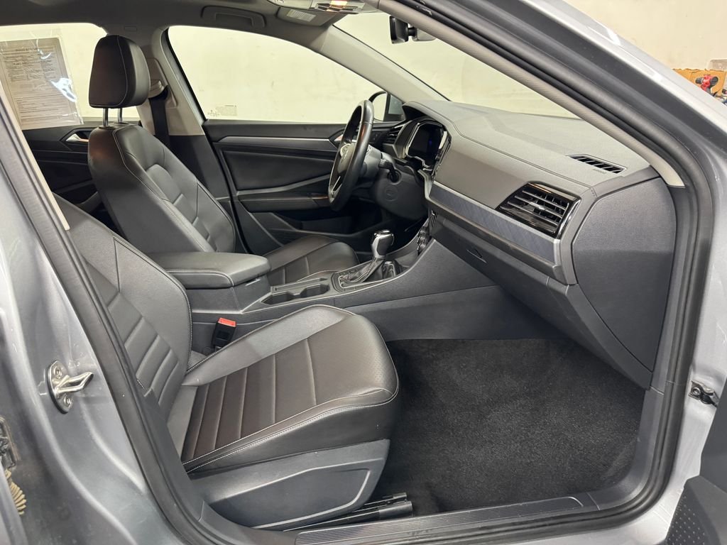 Used 2024 Silver Volkswagen 1.5T SE image 23