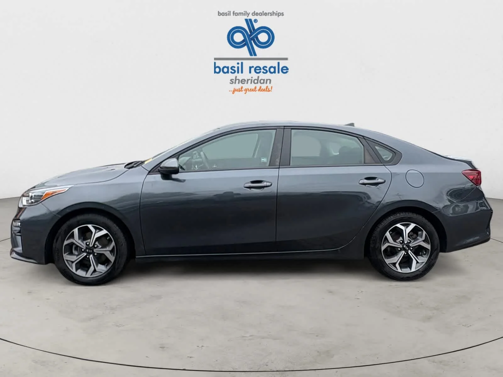 Used 2021 Gravity Gray Kia LXS image 3