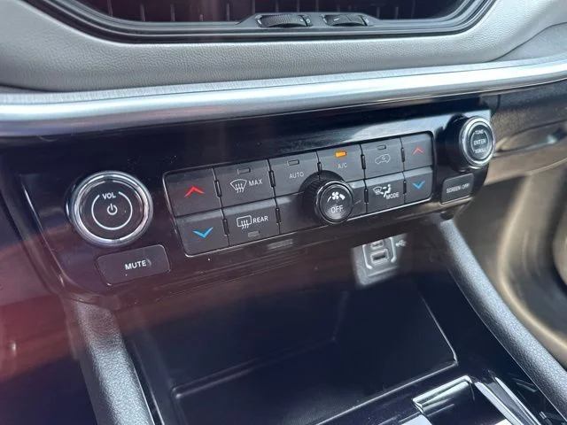 Used 2025 White Jeep Limited image 22