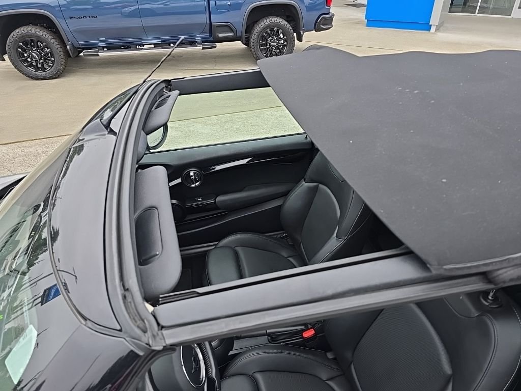 2024 MINI Convertible S - Photo 19