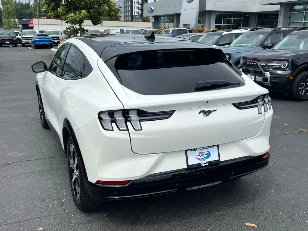 Certified Used 2023 White Metallic Ford Premium image 9