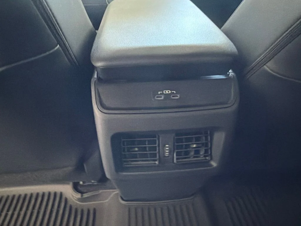 2026 Toyota C-HR SE - Photo 24