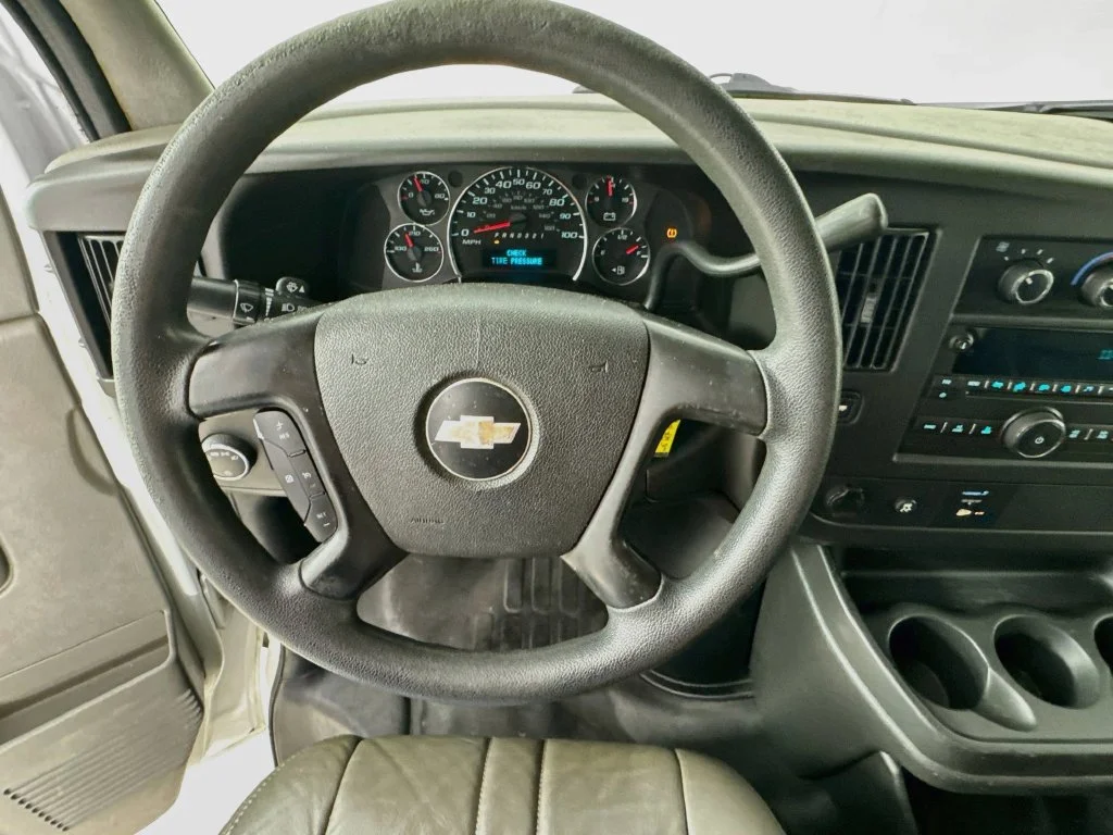 Used 2008 Summit White Chevrolet LS image 11