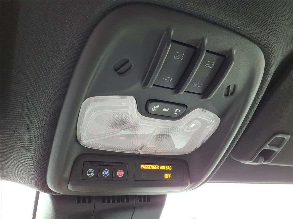 Used 2025 Black Chevrolet ZR2 image 21