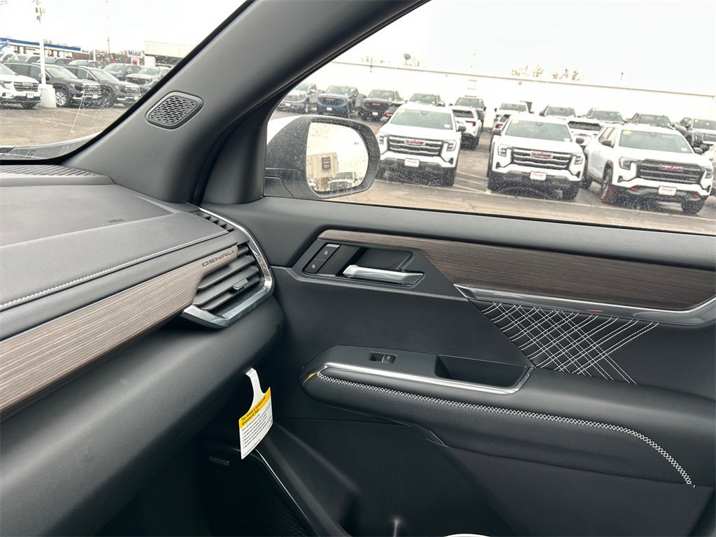 2026 GMC ACADIA - Image 26