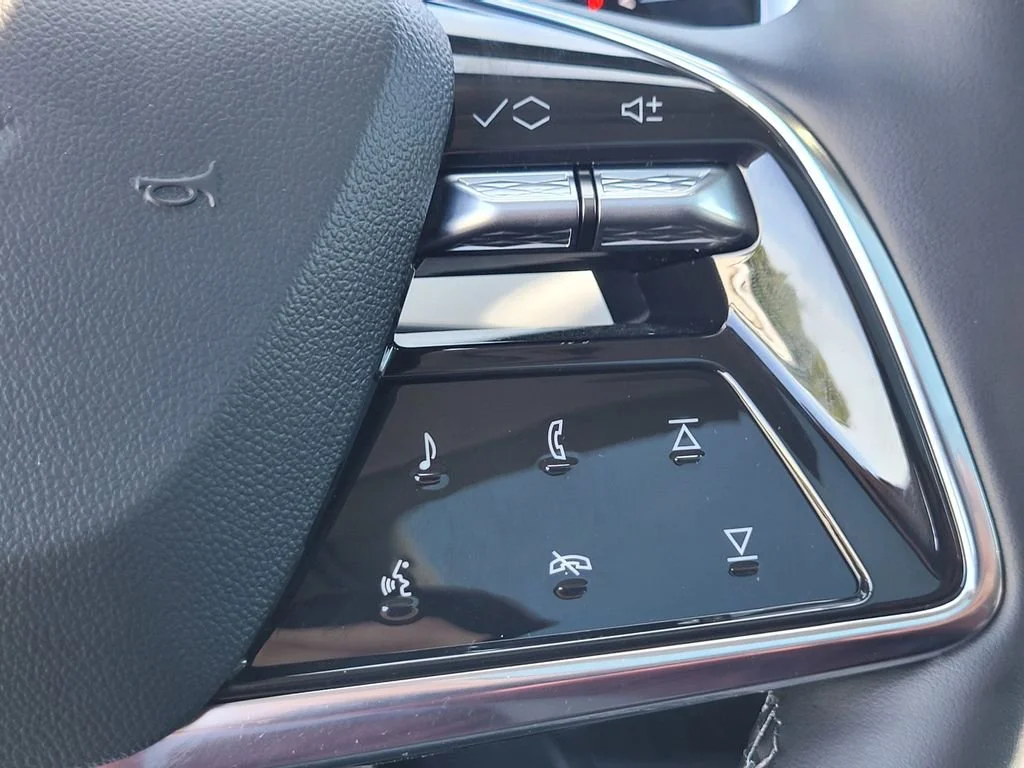2026 Cadillac OPTIQ Luxury - Photo 16