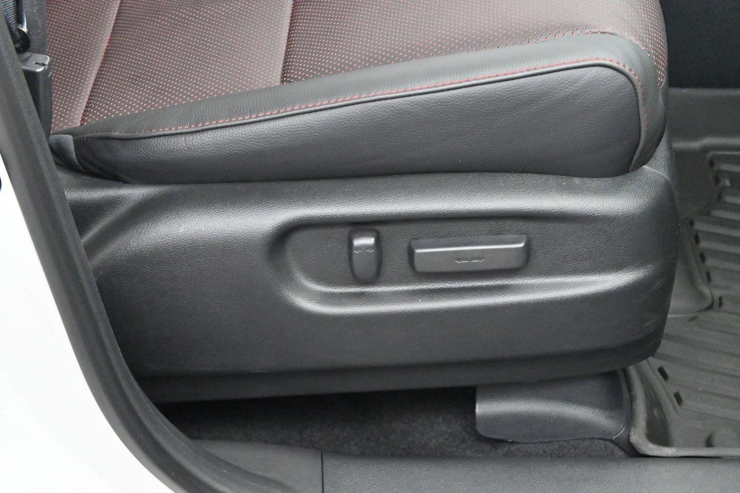 Used 2025 White Honda Black Edition image 32