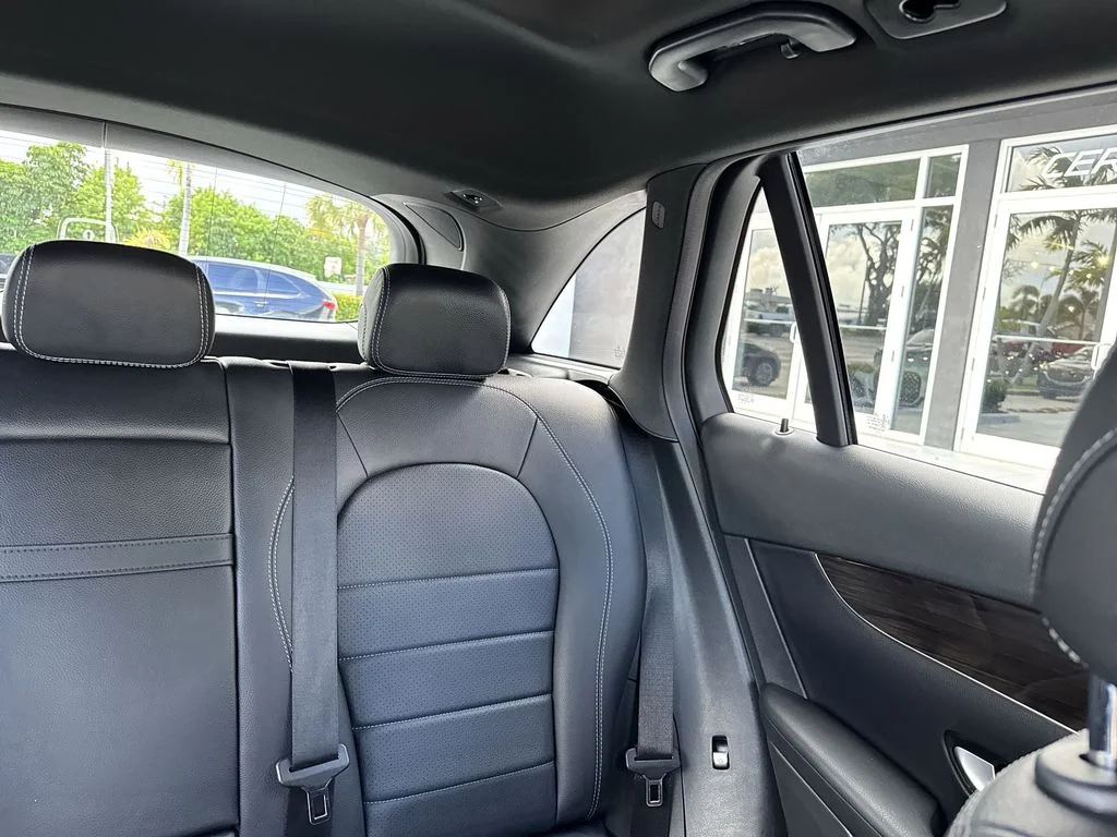 Used 2018 Polar White Mercedes-Benz GLC 300 image 19