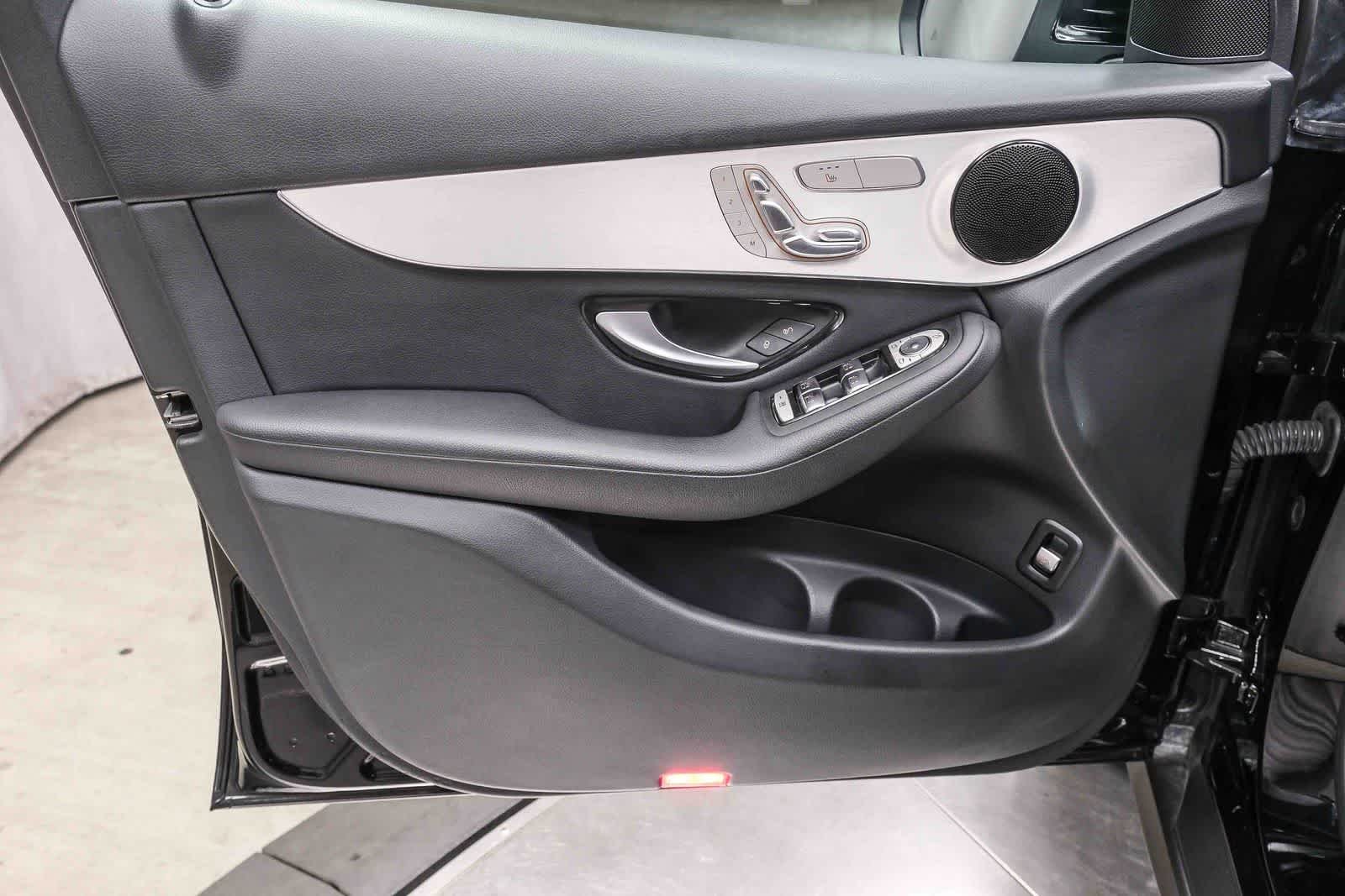 Certified Used 2022 Black Mercedes-Benz GLC 300 image 27