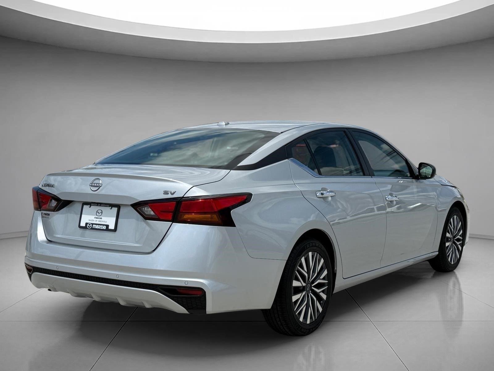 Used 2024 Brilliant Silver Metallic Nissan 2.5 SV image 2