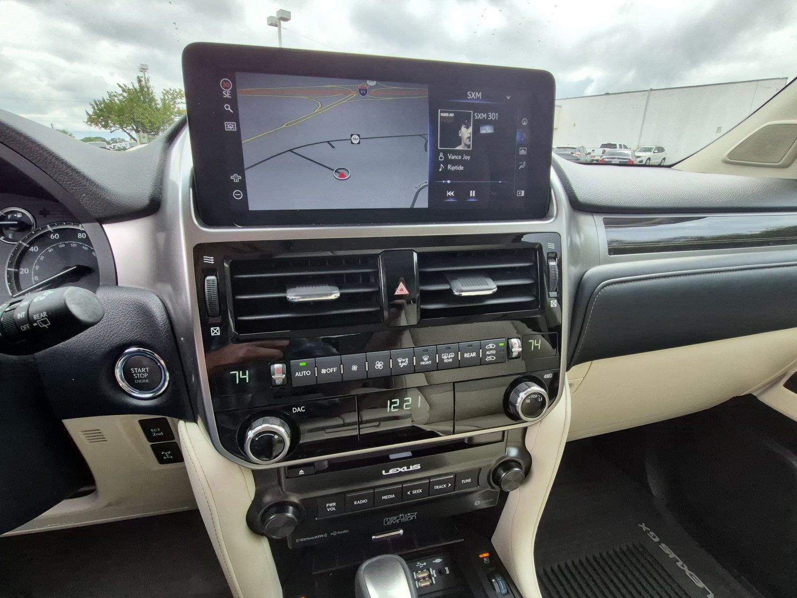 Used 2022 Black Onyx Lexus GX 460 Premium image 23
