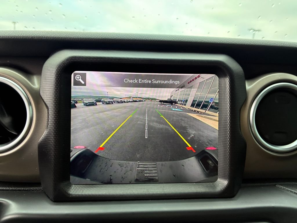 Used 2020 Gray Jeep Rubicon image 14
