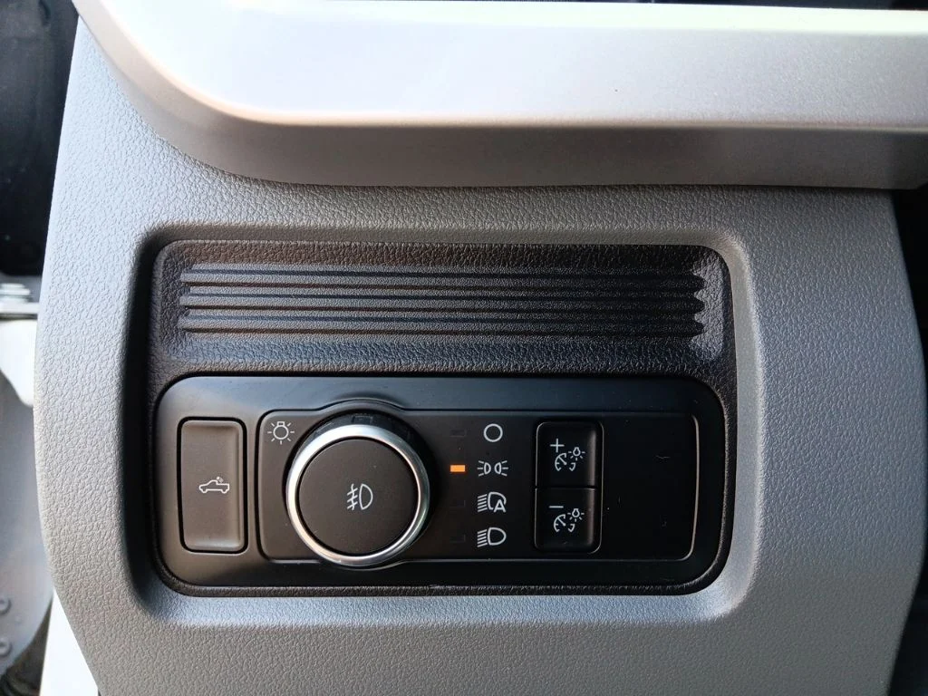 Used 2024 Oxford White Ford XL image 17