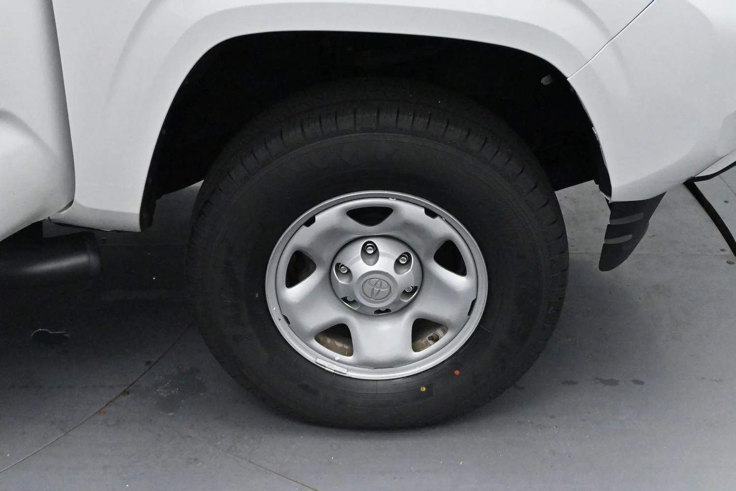 Used 2023 White Toyota SR image 31