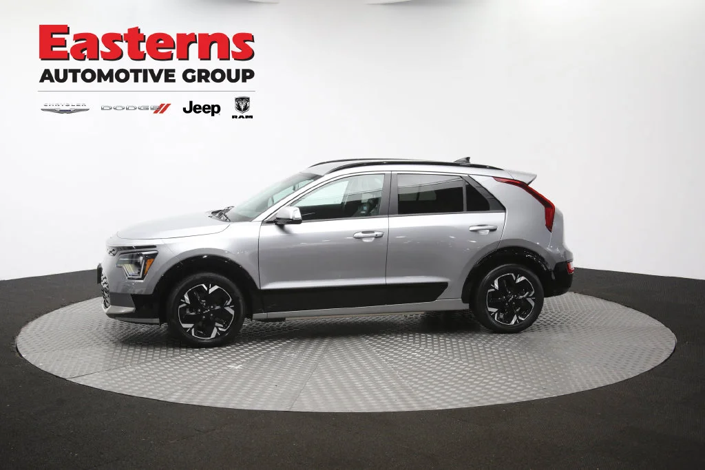 Used 2023 Gray Kia Wind image 60