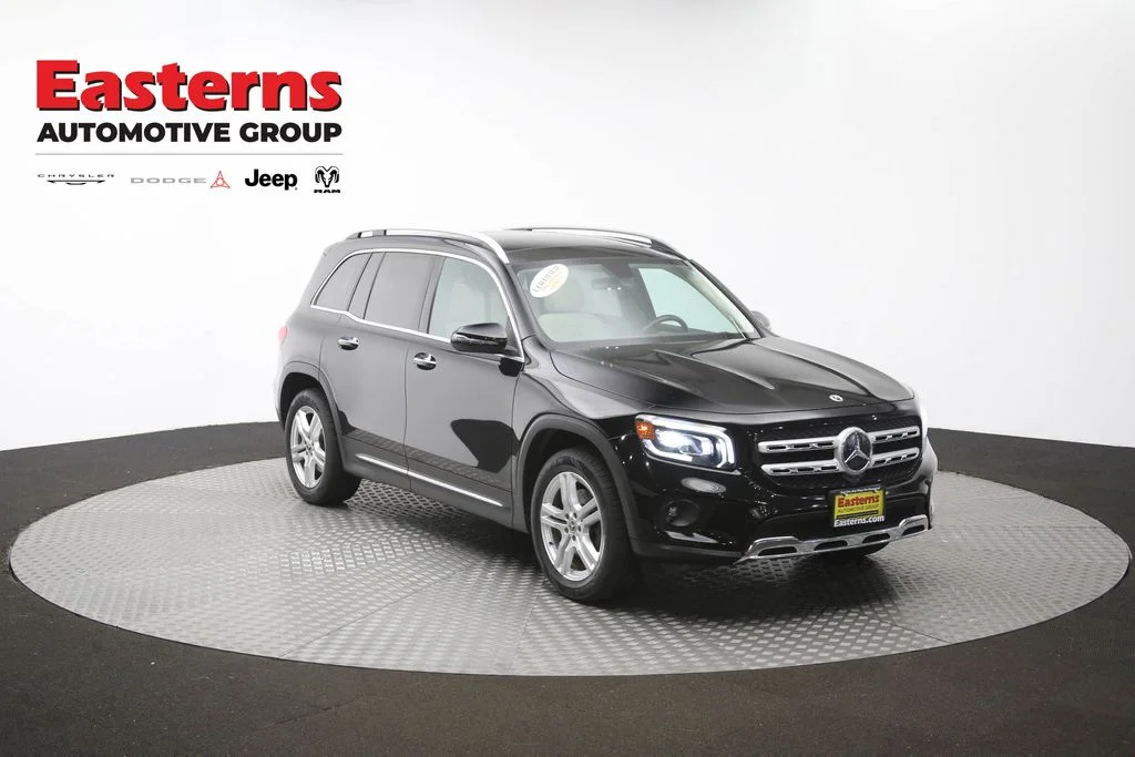 Used 2021 Black Mercedes-Benz GLB 250 image 46